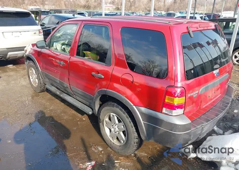 2005 Ford Escape Xlt z USA, uszkodzony, nr VIN 1FMYU93105KA72520